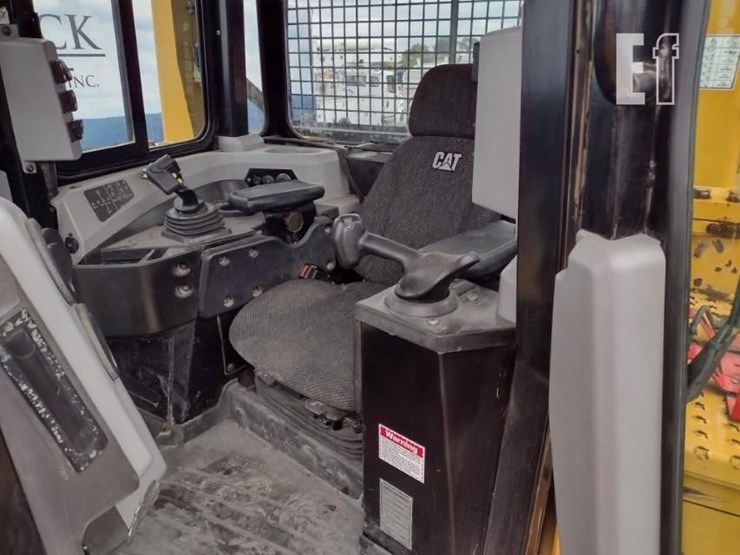2018-caterpillar-d6t-lgp-image-17