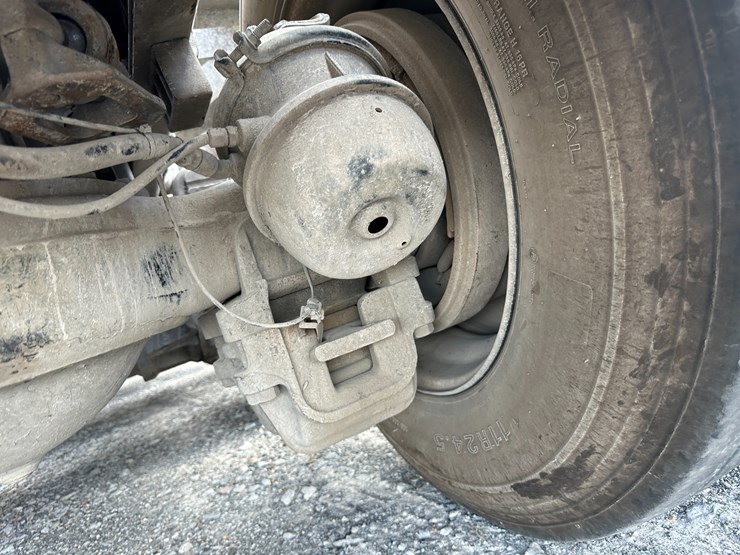 1999-mack-rd688s-image-16