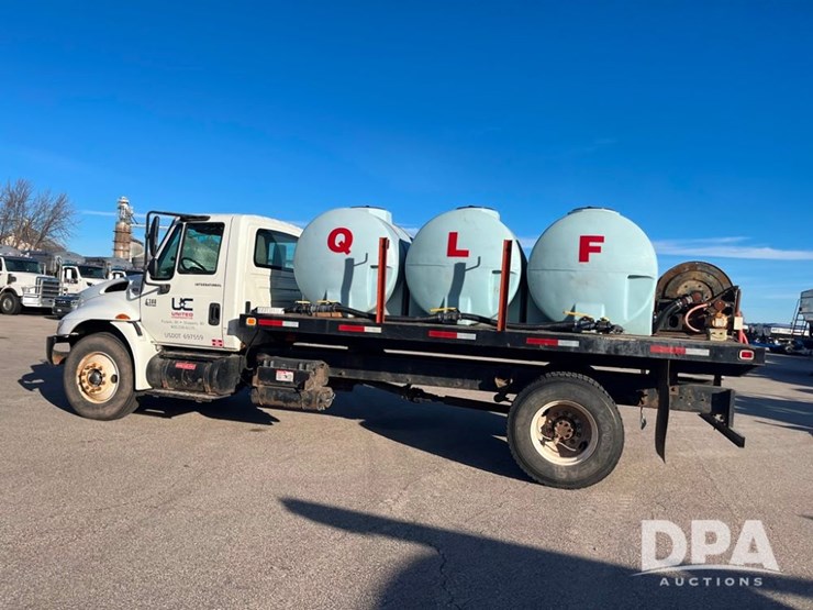 2007-international-durastar-4300-image-7