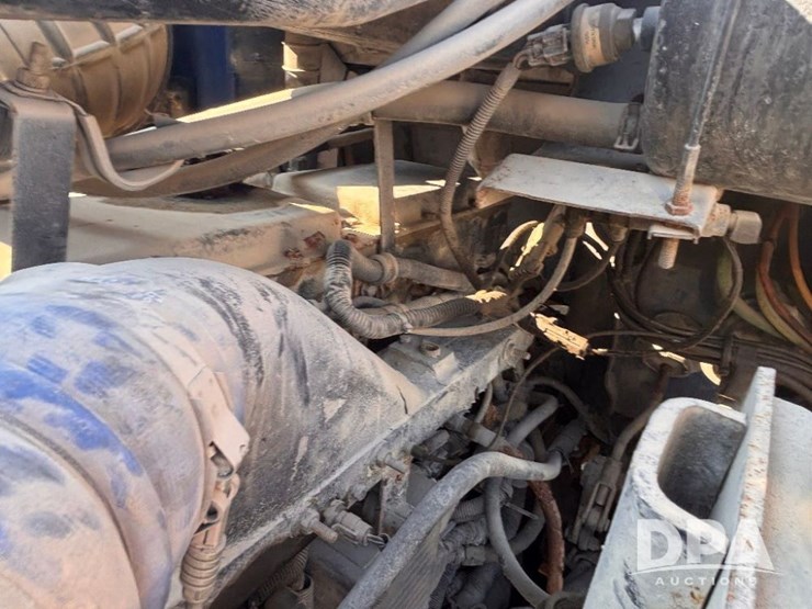 2002-ihc-9400i-day-cab-truck-(gp10940,-unit-109996)-image-61