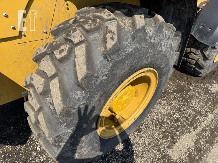 2021-caterpillar-920-image-17
