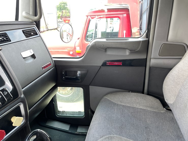 2012-kenworth-t800-image-87