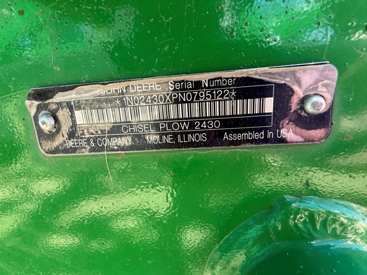 2022-john-deere-2430-image-25