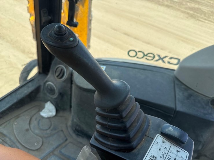 2017-jcb-3cx-image-32