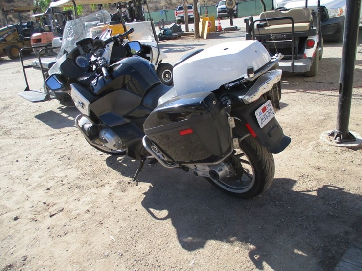 2018-bmw-r1200rt-motorcycle,-image-3