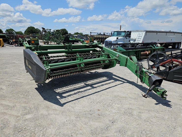 1999-john-deere-820-image-1