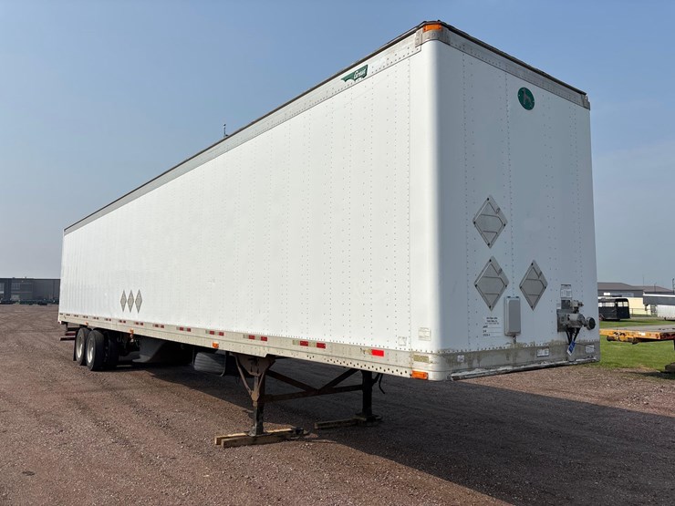 2011-great-dane-53'-x-102"-image-2