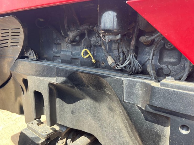 2002-case-international-mx270-tractor-image-10