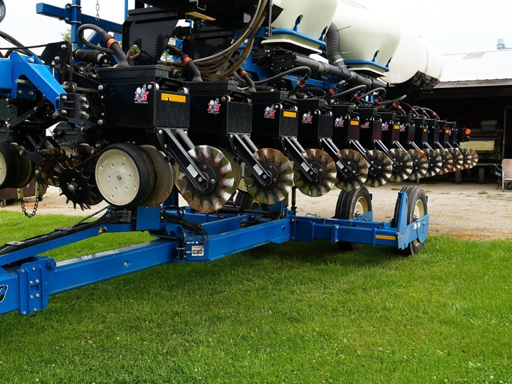 2013-kinze-3600asd-image-9