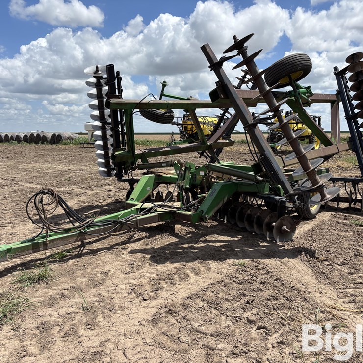 1990 JOHN DEERE 630