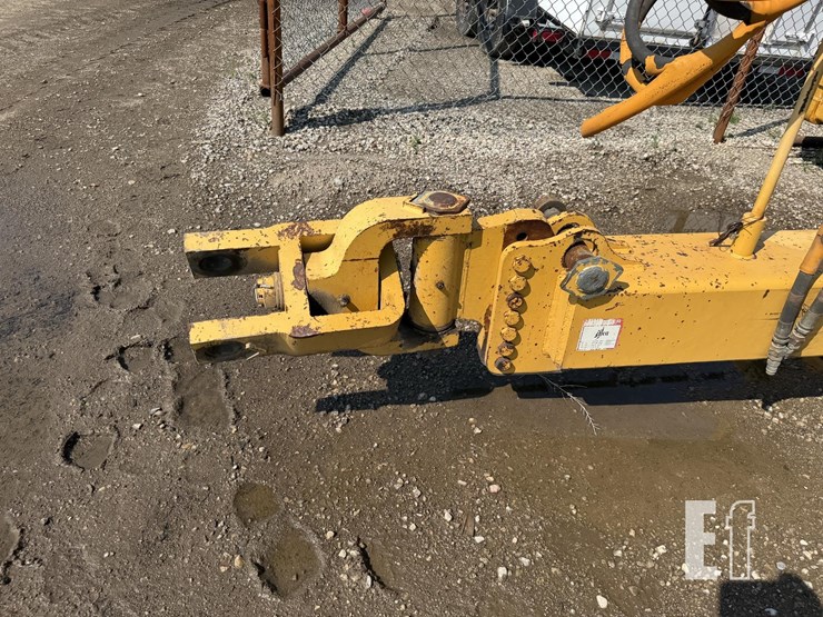 2000-deere-1812c-image-17