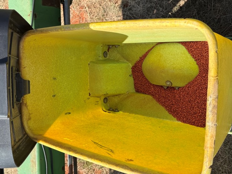 john-deere-7300-image-9