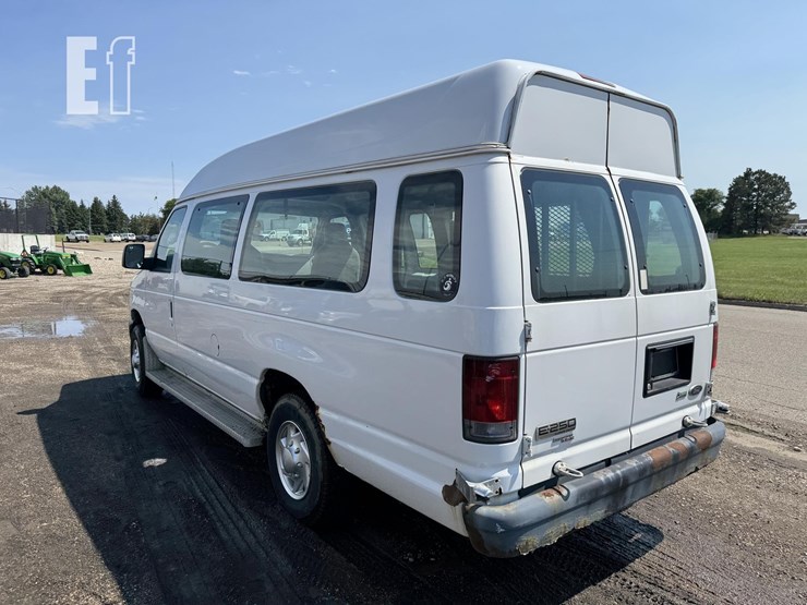 2012-ford-e250-image-5
