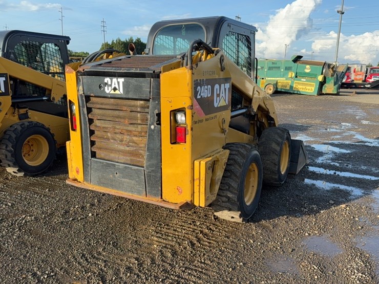 caterpillar-246-image-7