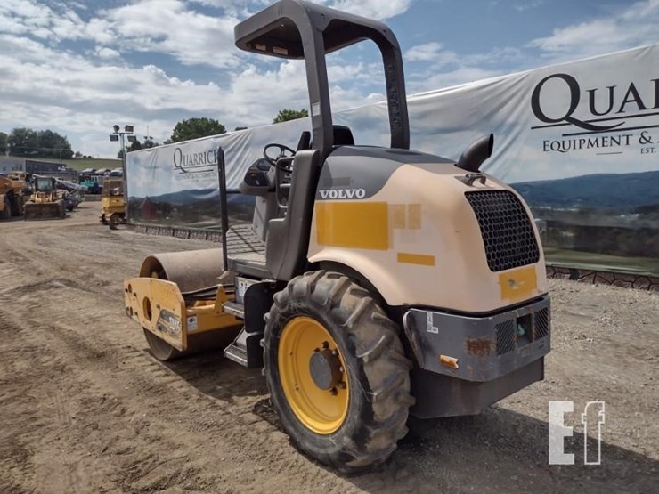 2014-volvo-sd45-image-32