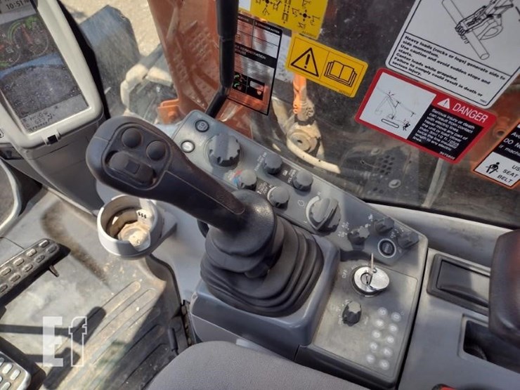 2021-hitachi-zx135us-6-image-9