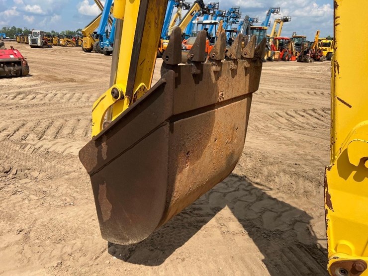 new-holland-lb75b-image-27