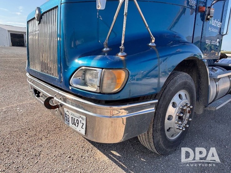2002-ihc-9400i-day-cab-truck-(gp10940,-unit-109996)-image-19