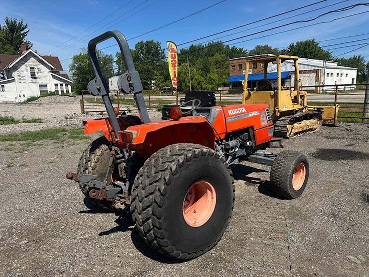 kubota-m9500-tractor-image-5