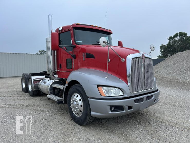 2014-kenworth-t600-image-3