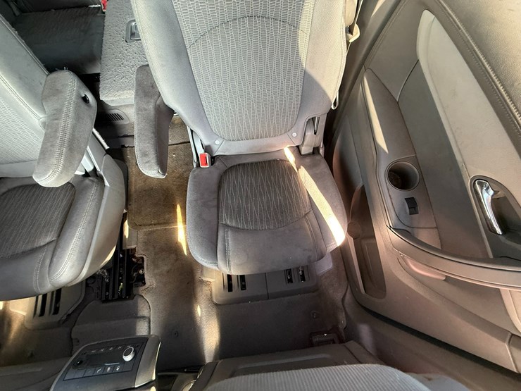 2013-chevrolet-traverse-image-50