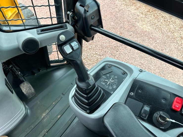 2019-caterpillar-906m-image-49