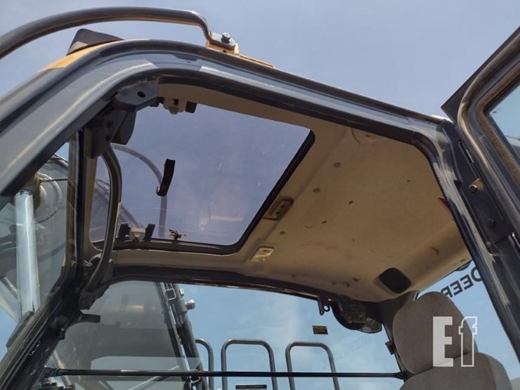 2019-deere-130g-image-13