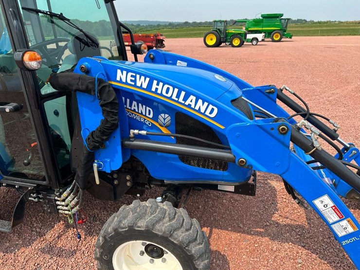 2020-new-holland-boomer-40-image-60
