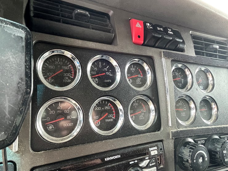 2018-kenworth-t680-image-44