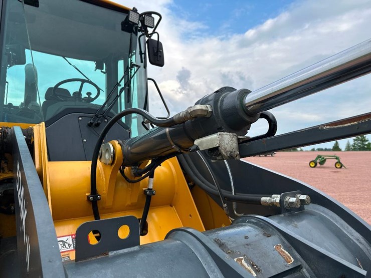 2018-deere-524kii-image-43
