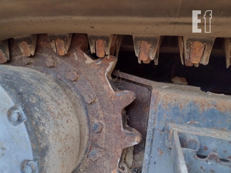 2015-morooka-mst800vd-image-23