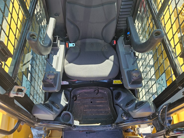 2019-caterpillar-259d3-image-9