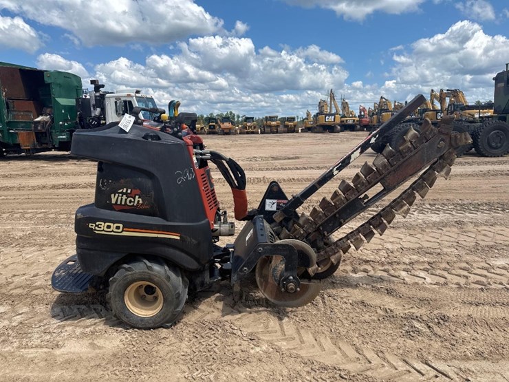 ditch-witch-r300-image-5