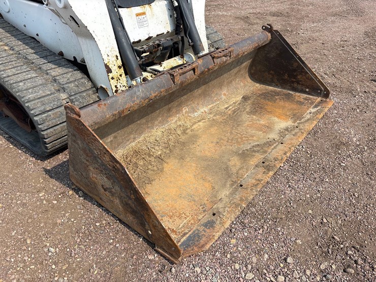 2016-bobcat-t750-image-10
