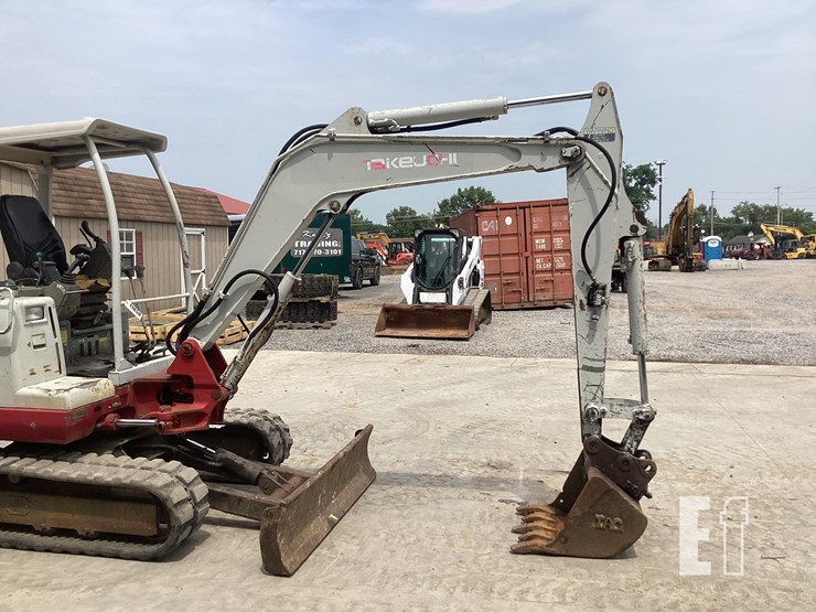 2006-takeuchi-tb135-image-6