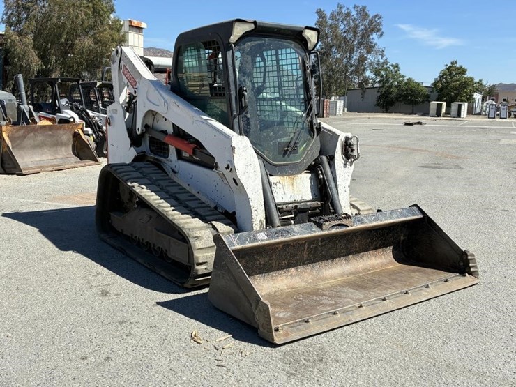 2018-bobcat-t740-image-2
