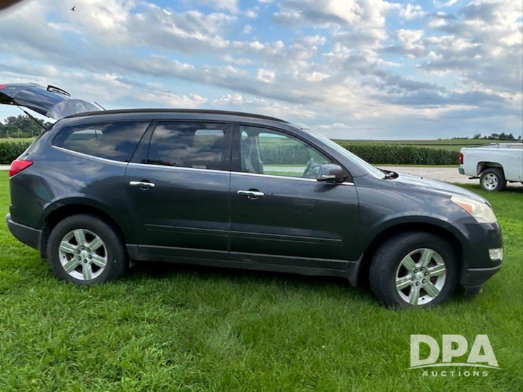 2011-traverse-lt-suv-(mn1058)-image-5
