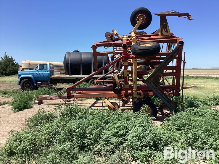1981-versatile-noble-9600-9x6-sweep-blade-plow-image-8
