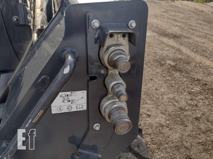 2020-deere-324g-image-15