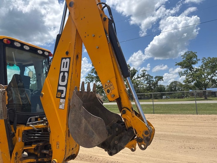 2017-jcb-3cx-image-17