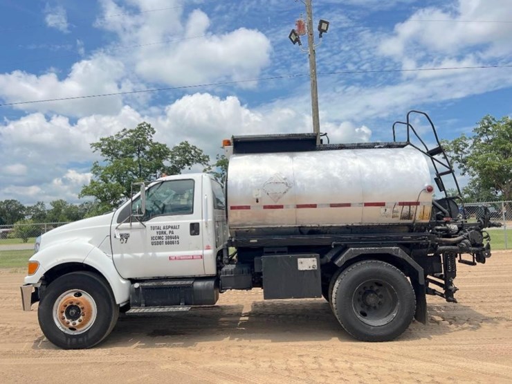 2008-ford-f750-xl-image-1