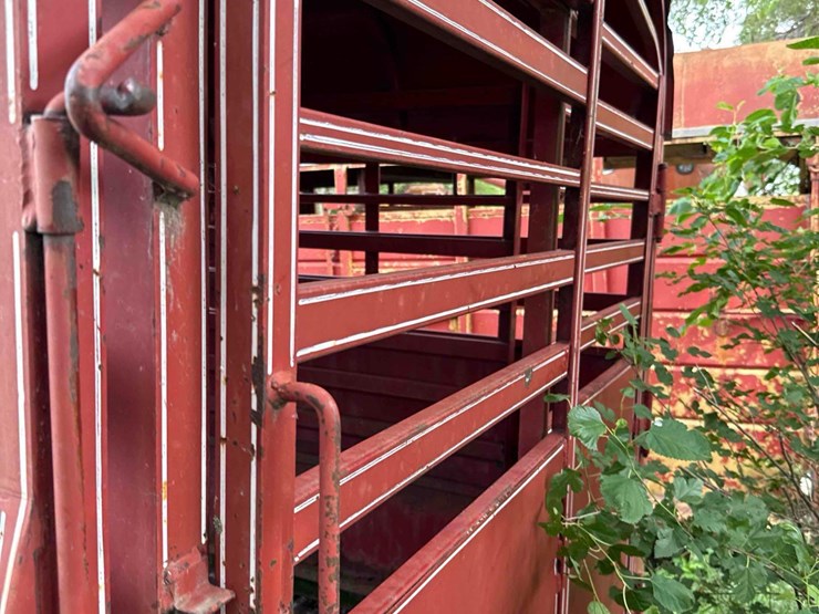 6ft-x-16ft-gooseneck-livestock-trailer-image-30