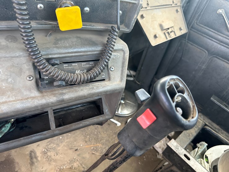 1999-mack-rd688s-image-74