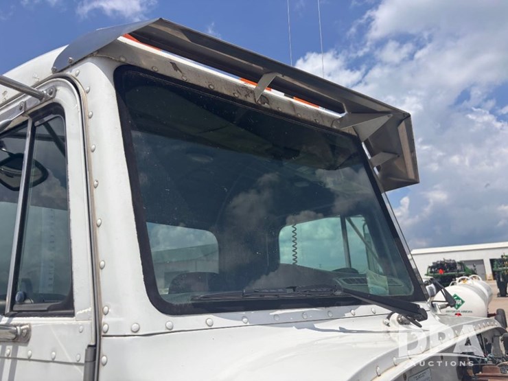 2000-peterbilt-357-image-66