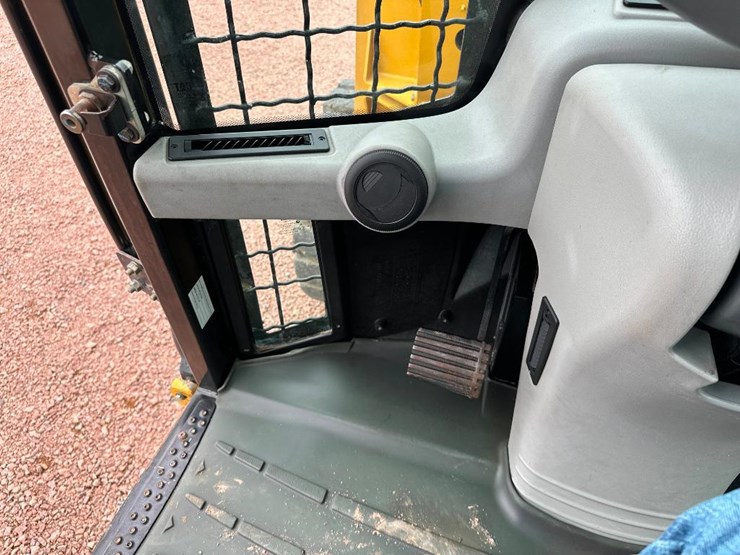 2019-caterpillar-906m-image-56