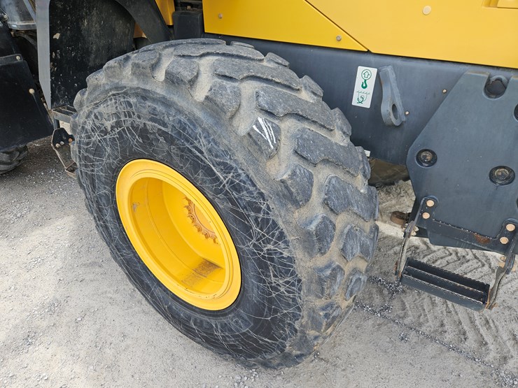 2018-komatsu-wa320-image-16