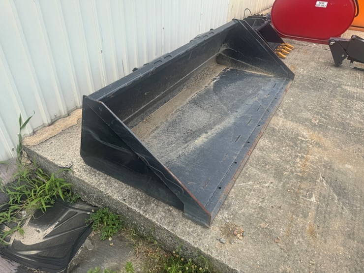 80"-wolverine-skid-steer-front-bucker---tdb-11-84w-image-2