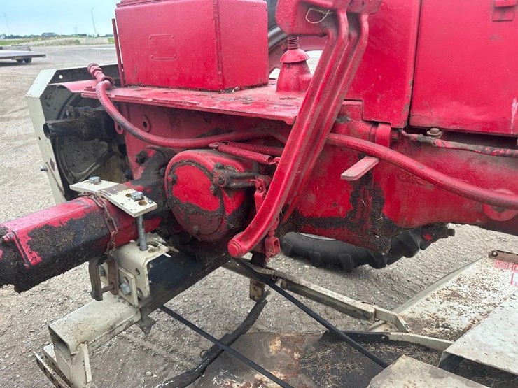 mccormick-farmall-c-tractor-image-16
