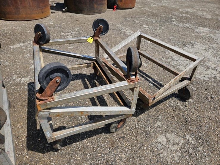 #2582-•-(3)-rolling-carts-image-2
