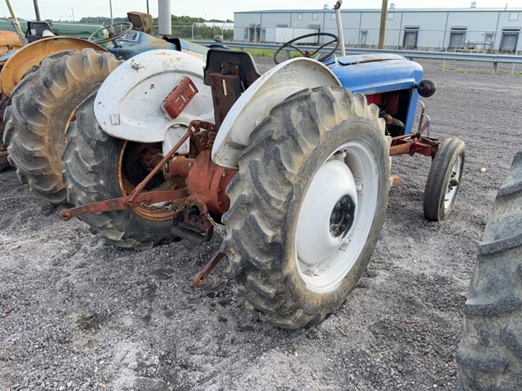 ford-601-workmaster-image-10